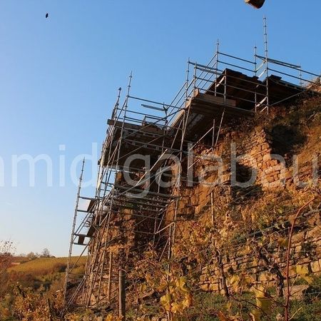 Rhode-Arbeiten zur Trockenmauersanierung im Roßwager Amphitheater bei Vaihingen/Enz