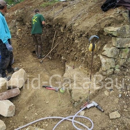Fundamentgrabearbeiten im Projekt Weinberg Roßwager Halde
