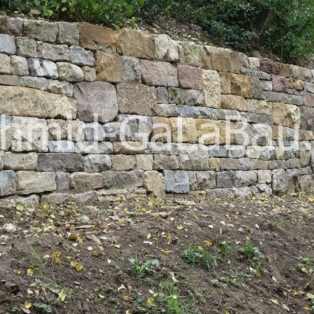 Trockenmauer am Enztalradweg zwischen Roßwag und B 10 durch die Landschaftsgärtner der Hans Schmid GmbH