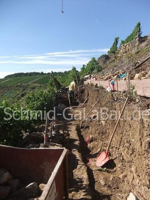 Fundament der Trockenmauer in Roßwag nahe Stuttgart