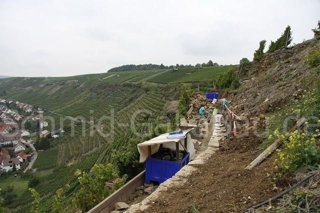 Blick über die Trockenmauer Baustelle, Roßwag und die Roßwager Halde